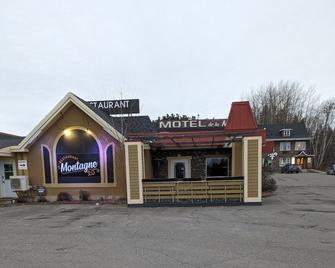 Hotel Motel De La Montagne - Saint-Pascal - Building