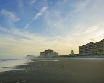 Four Points by Sheraton Jacksonville Beachfront - Jacksonville Beach - Strand