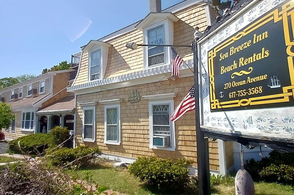 Sea Breeze Inn beach rentals - היאניס - בניין