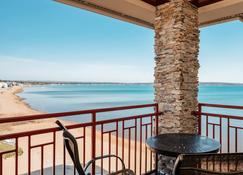 Tamarack Lodge - Traverse City - Balcony