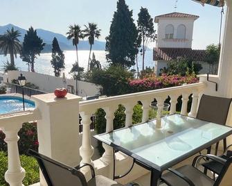 Carabeillo Seaview Apartment - Нерха - Балкон