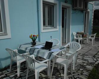 Toms House2 Between Paleokastritsa Dassia Ipsos - Palaiokastritsa - Patio