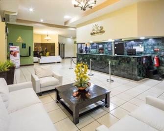 Resort y Parque Acuatico Valle Dorado - Zacapa - Lobby