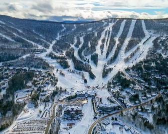 Amazing Breathtaking Mountain Valley Views - Durham - Outdoors view