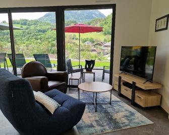 New, independent house for 2 people with panoramic view of the Bauges Massif - Faverges - Living room
