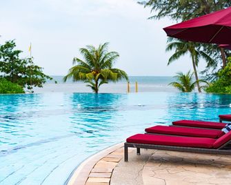 Nirwana Resort Hotel - Tanjung Pinang - Piscina