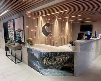 Comfort Inn & Suites Post Falls - Coeur dAlene West - Post Falls - Front desk