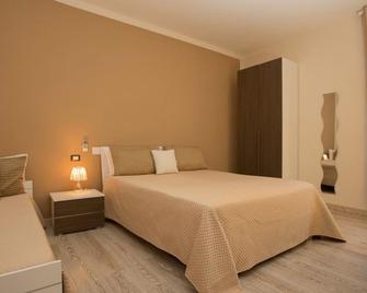 SalernoPrestige rooms - Salerno - Schlafzimmer
