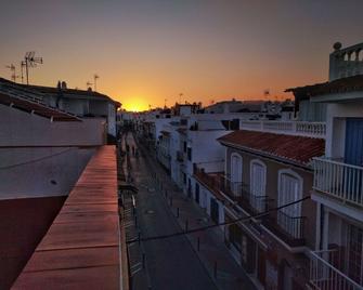 Hostal Andalucia - Nerja - Pemandangan luar