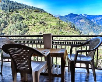 Tirthan Valley Luxmi Homestay - Gushaini - Balcony