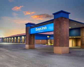 Days Inn by Wyndham Sudbury & Conference Centre - Sudbury - Gebouw