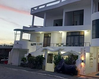 Cerro Azul - Puerto Villamil - Edificio
