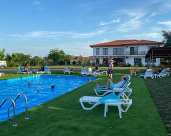 Paradiso Resort, a 4 stars resort, in the heart of the Danube Delta - Colina - Pool