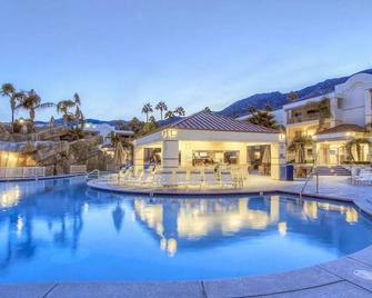 Palm Canyon Resort - פאלם ספירנגס - בריכה