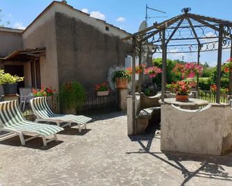 Minivilla a Viterbo a 5 minuti dal centro - Viterbo - Patio