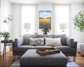 Historic Cottage in the Heart of the Village - Granville - Wohnzimmer