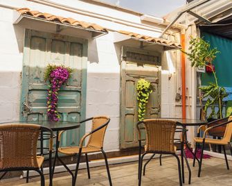 Hotel Perlatto - Bello - Patio