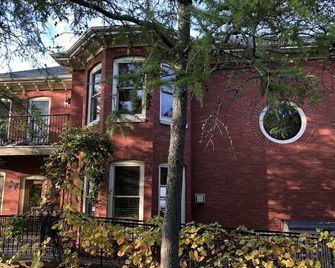 Vineyard Estate House In Niagara - Lincoln - Building