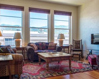 2bd Loft in Historic Grants Pass # 119 - Grants Pass - Living room