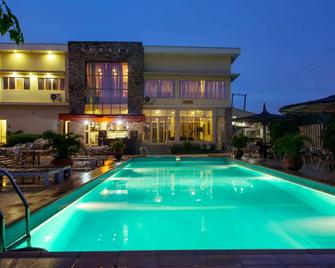 Hotel Reno - Абуджа - Басейн