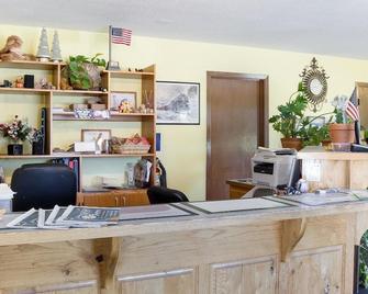 Pine River Inn - Pine River - Front desk