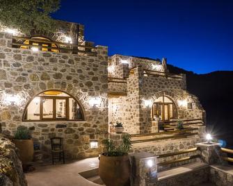 For Spiti Mas 1 in Moni - Sougia - Building