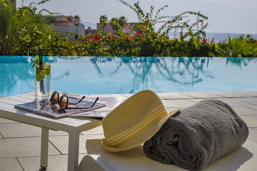 Residence de Tourisme Ajaccio Amirauté - אז'אקסיו - בריכה