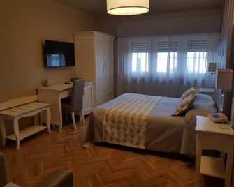 Hotel Bellevue - Gardone Riviera - Habitación