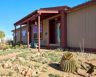 Sky Islands Retreat in Rodeo w/ Mountain Views! - Rodeo