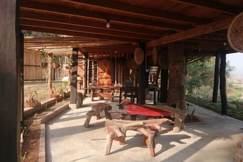 Nakhaohorm Farming Resort - לואנג פראבאנג - פטיו