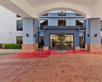 Sonesta Essential Nw Houston - Houston - Building