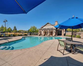 Adventure Awaits, Come & Play! Luxurious Cal King! - South Jordan - Bazén