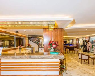 Lavinia Apart & Hotel - אלניה - דלפק קבלה