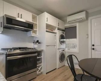 Casa Leslieville Hotel Near Distillery District - Toronto - Kitchen