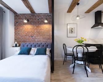 Miodowa Faktoria #7 by Rentoom - Toruń - Habitación