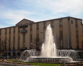 Hôtel Du Commerce - Millau