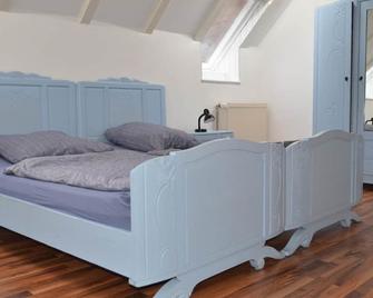 Gästehaus Peter - Mettlach - Schlafzimmer