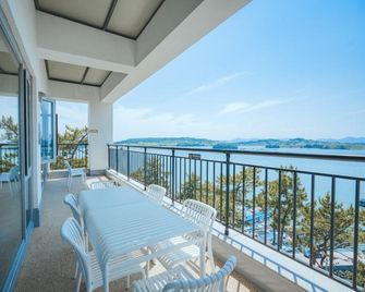 Yeosu Grida Resort Pension - Yeosu - Balcón