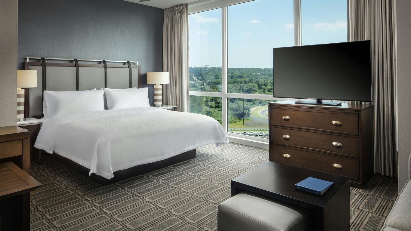 Homewood Suites by Hilton Teaneck Glenpointe