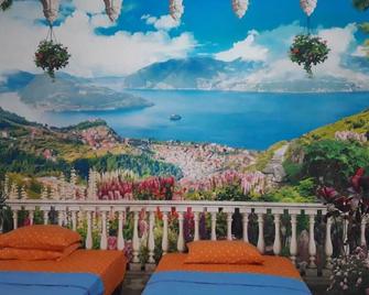 Familie Ayu Hotel - Garut - Balcony