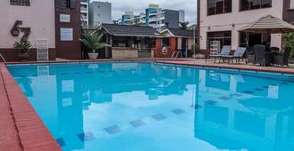 67 機場酒店 - 奈洛比 - 內羅畢 - 游泳池
