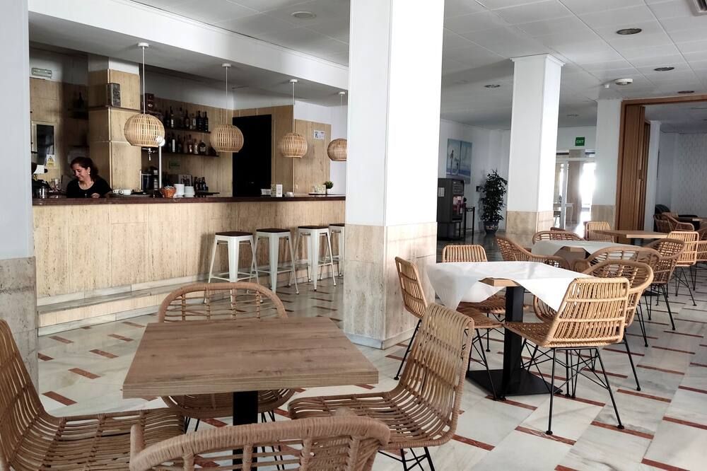 هوتل بورتو - غانديا - مطعم