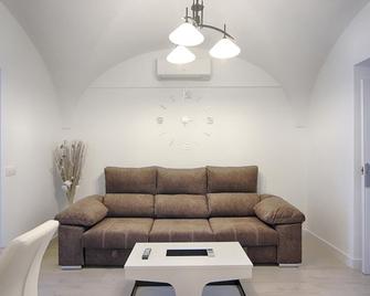 Apartamentos Gladiador - Merida - Living room