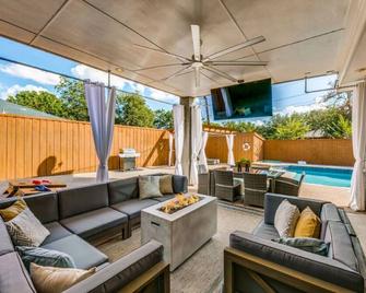 Ultimate Texas Experience With Heated Pool & Spa - Dallas
