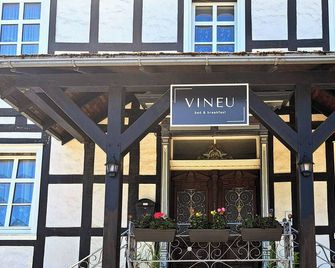 Vineu - Bed N Breakfast - Winterberg - Gebäude