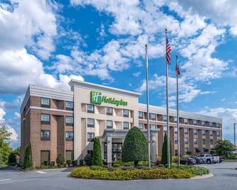 Holiday Inn Greensboro Coliseum By IHG - Greensboro - Edificio