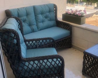 New condo in the royals Hills area Family, friendly, quiet neighborhood - Ammán - Balcón