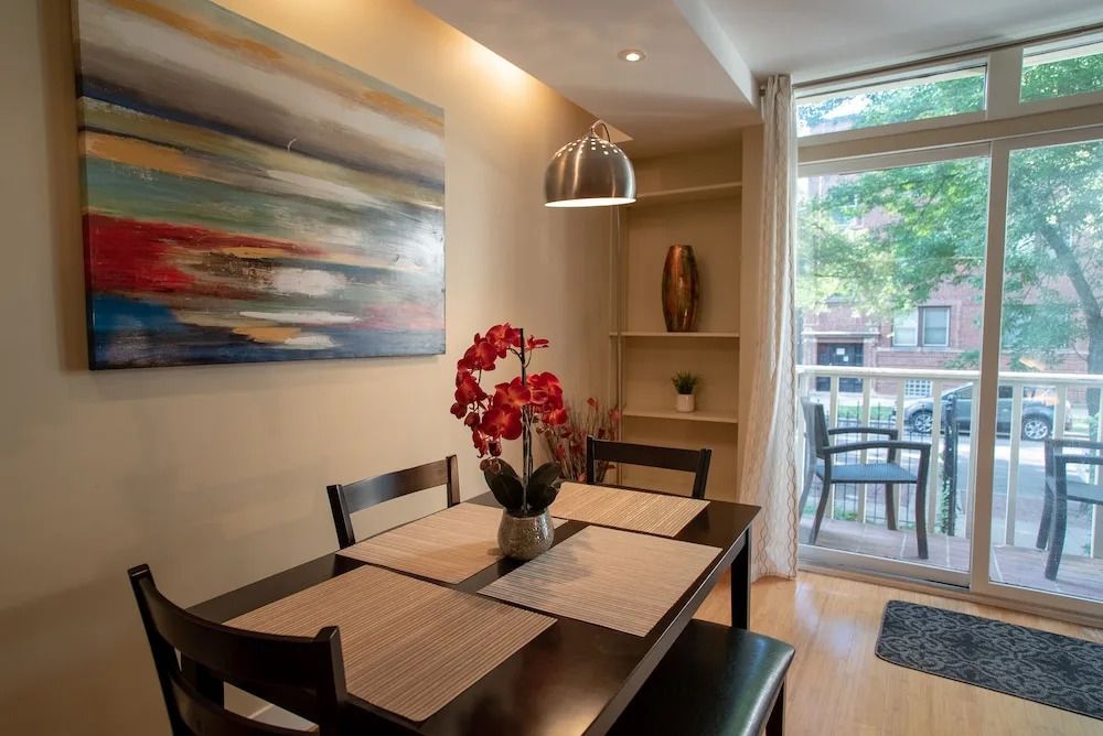 Lincoln Park Suites Operated by Roscoe Village Guesthouse - שיקאגו - חדר אוכל