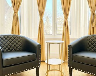Hotel Charles-Alexandre - Par Aneyro - Québec City - Huiskamer