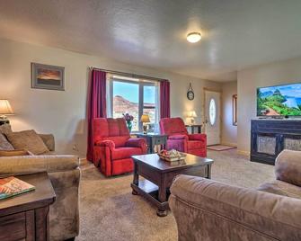 Rural Base Camp for Grand Canyon, Zion and Bryce NP! - Kanab - Oturma odası